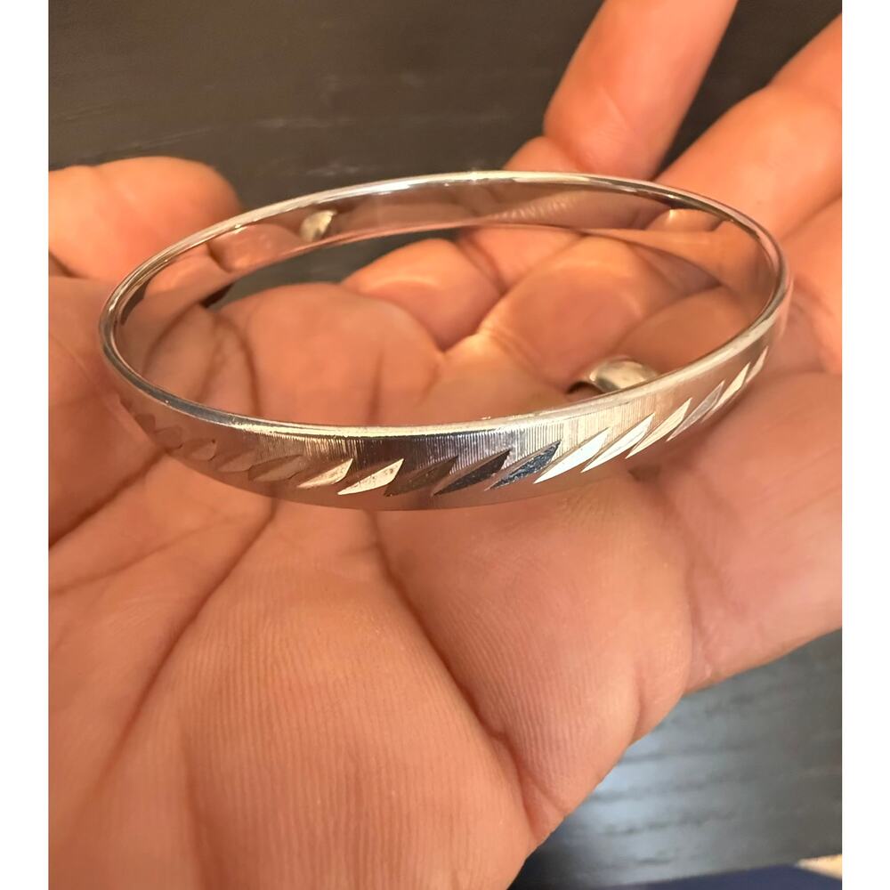 Vintage Signed Monet Silver Tone Etched Bangle Bracelet Size 7.75”